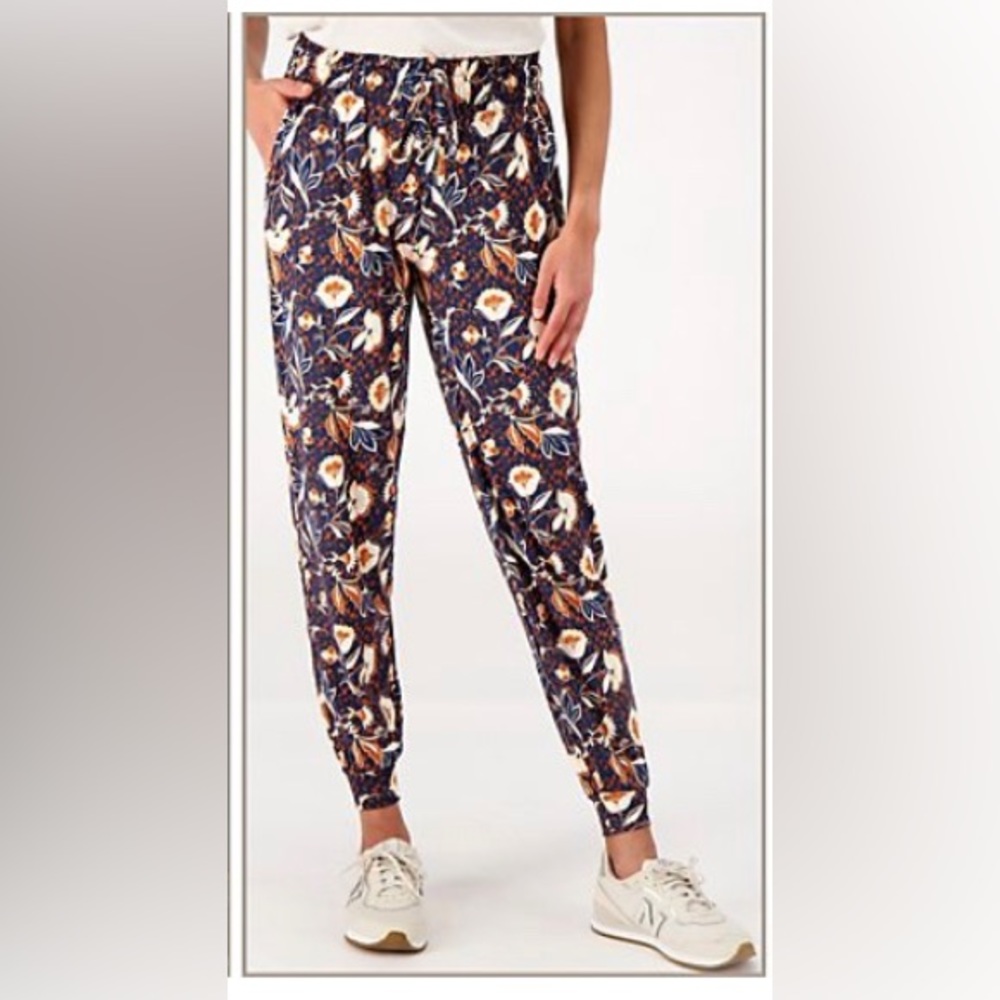 NWOT Any Body Jersey Jogger